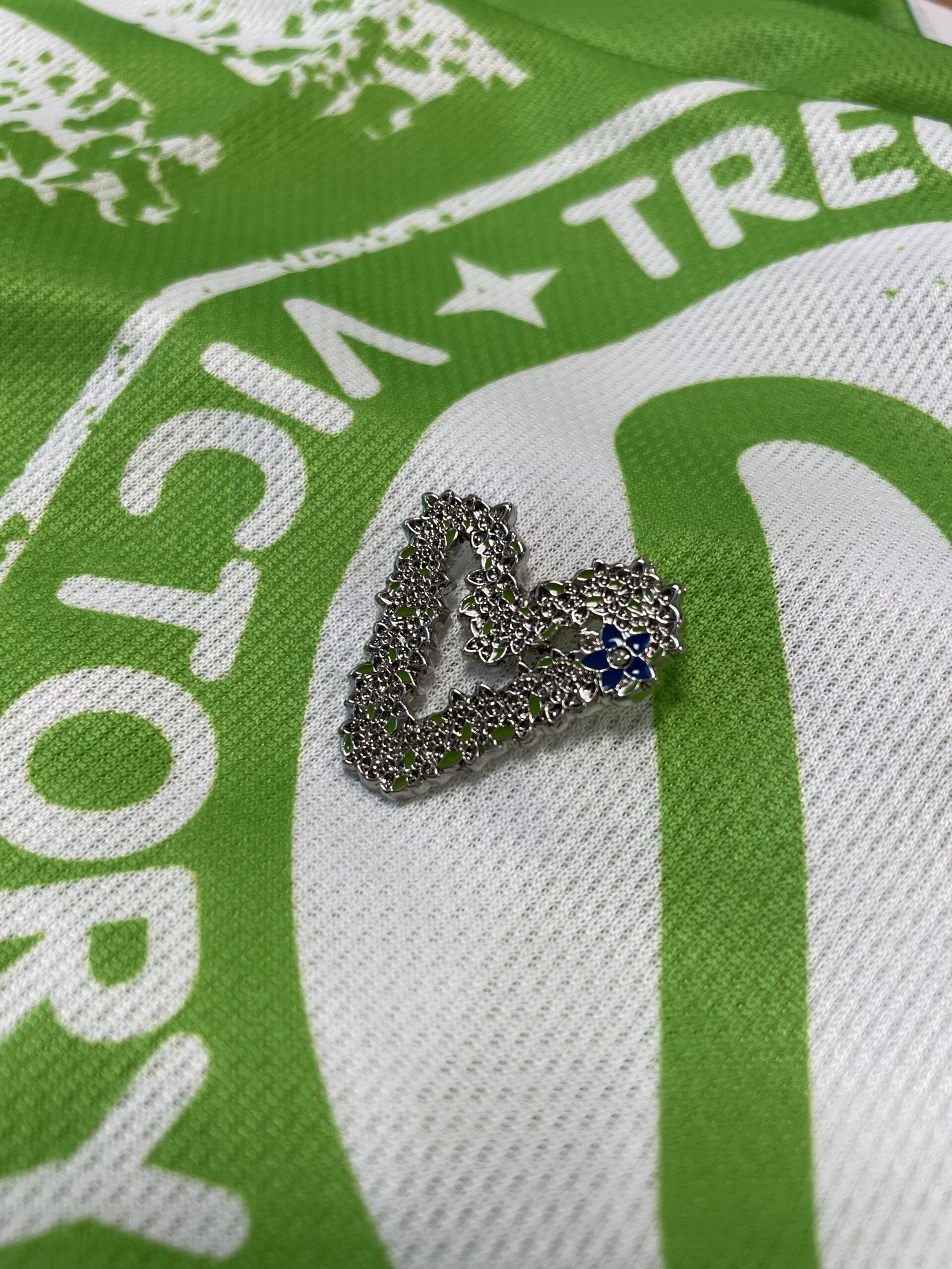 Velindre Outlet Badge Pack – Forget-Me-Not - Image 6